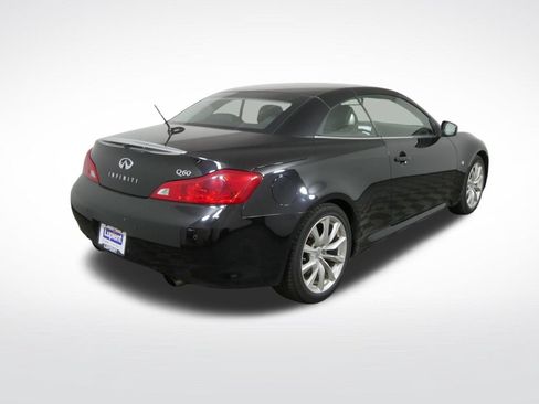 Used 2015 INFINITI Q60 Convertible w/ Premium Package RWD image 3