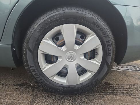 Used 2009 Toyota Camry LE image 29