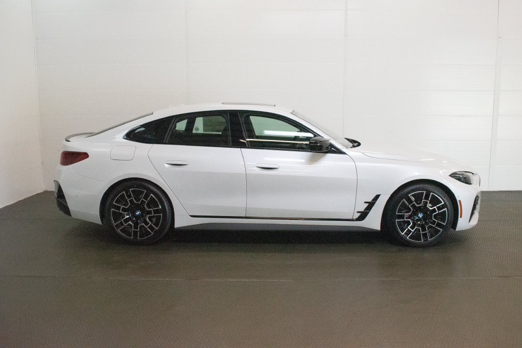 New 2026 BMW 440i xDrive w/ Premium Package AWD/4WD image 3