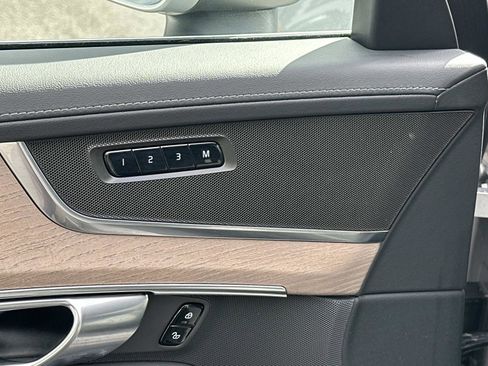 Certified 2025 Volvo XC90 B6 Plus image 16