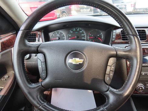 Used 2014 Chevrolet Impala LT w/ LT Sunroof Package FWD image 46