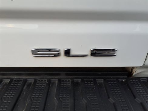 Used 2022 GMC Sierra 2500 SLE w/ SLE Convenience Package image 19