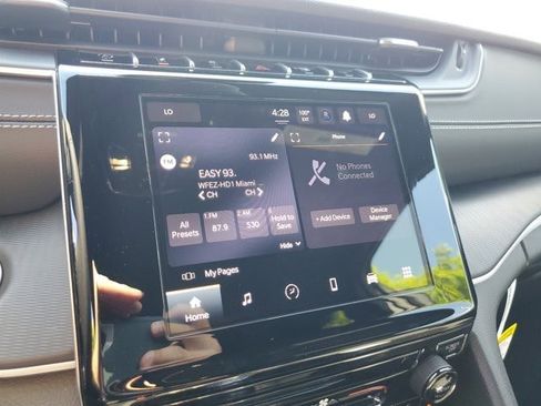 New 2024 Jeep Grand Cherokee Laredo X image 12