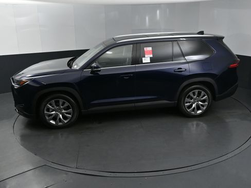 Used 2025 Toyota Grand Highlander AWD Hybrid image 28