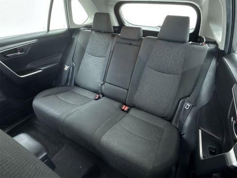 Used 2021 Toyota RAV4 XLE image 37
