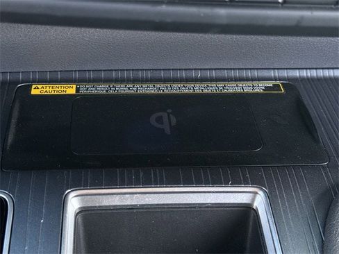 Used 2024 Toyota Sienna XLE Woodland Edition image 21