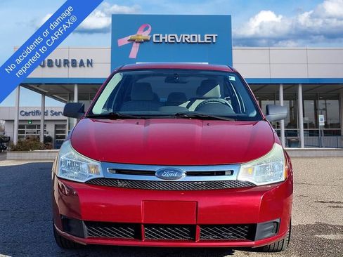 Used 2010 Ford Focus SE image 2
