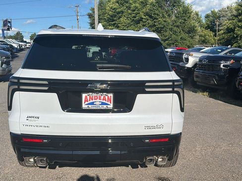 New 2026 Chevrolet Traverse High Country FWD image 11