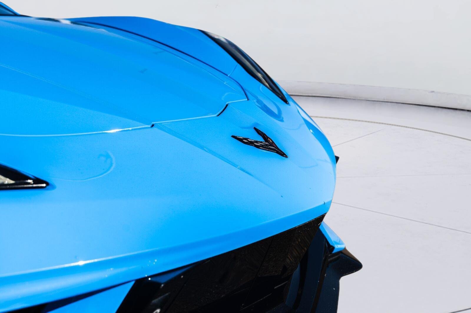Used 2023 Chevrolet Corvette Stingray Premium Cpe w/ Z51 Performance Package RWD image 3