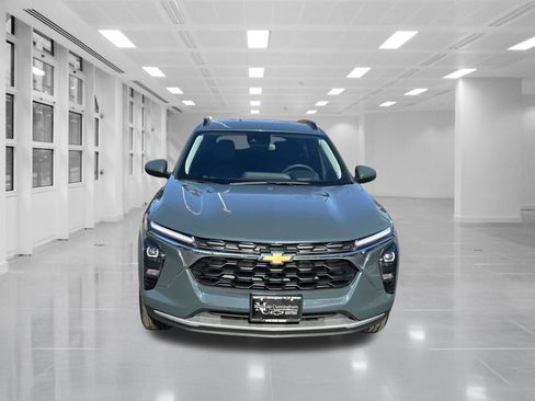 New 2025 Chevrolet Trax LT w/ Driver Confidence Package image 2