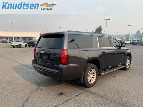 Used 2018 Chevrolet Suburban LT AWD/4WD image 7