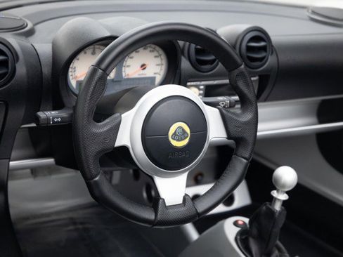 Used 2005 Lotus Elise image 12