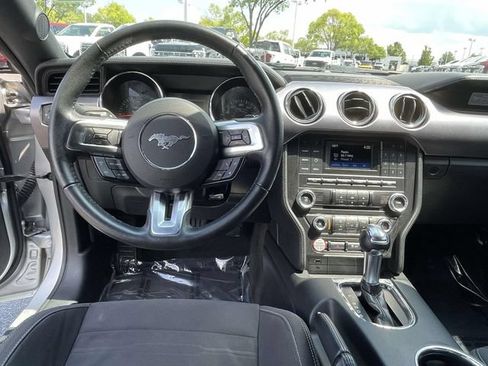 Used 2015 Ford Mustang GT RWD image 8