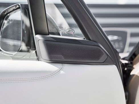 Used 2026 Land Rover Range Rover Long Wheelbase SE image 33