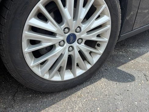 Used 2016 Ford Focus Titanium w/ Titanium Cold Weather Package FWD image 5