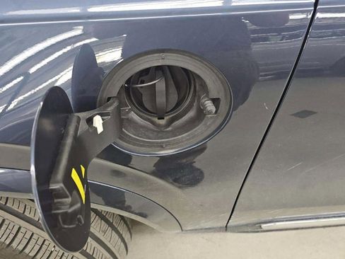 Used 2025 Volvo XC90 T8 Plus w/ Protection Package Premier image 10