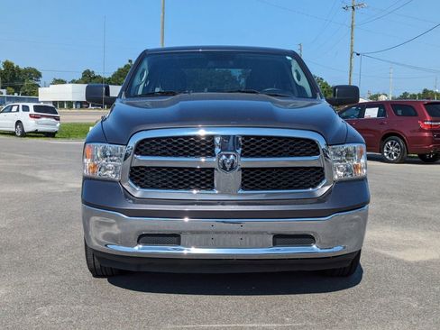 Used 2021 RAM 1500 Classic SLT image 9