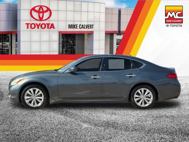 Used 2011 INFINITI M37 w/ Premium Pkg RWD image 2