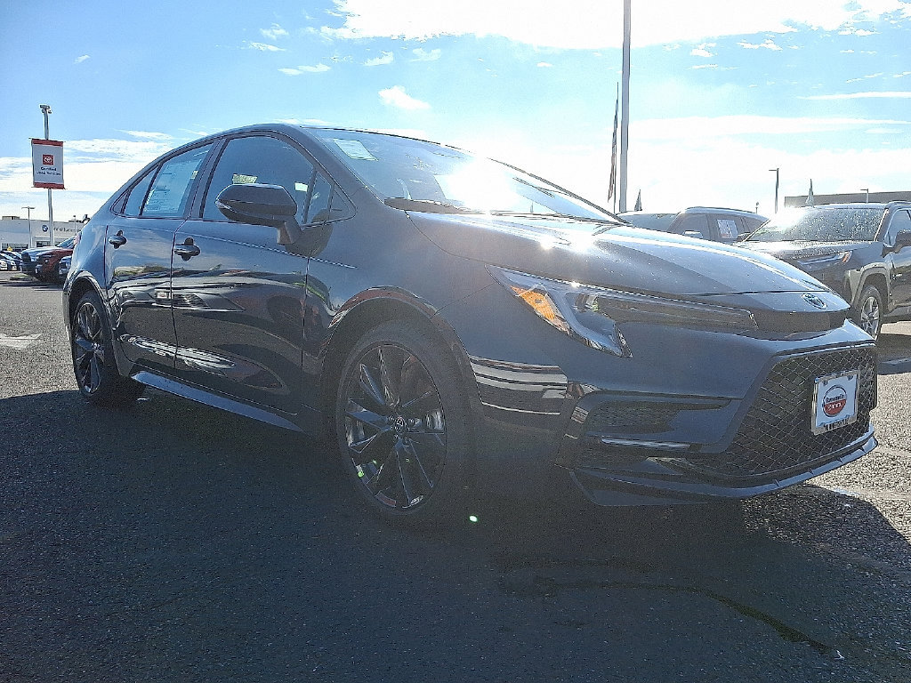 Used 2026 Toyota Corolla SE w/ SE Package FWD image 2