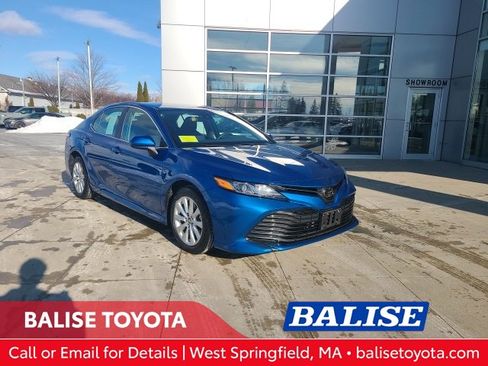 Used 2019 Toyota Camry LE image 1