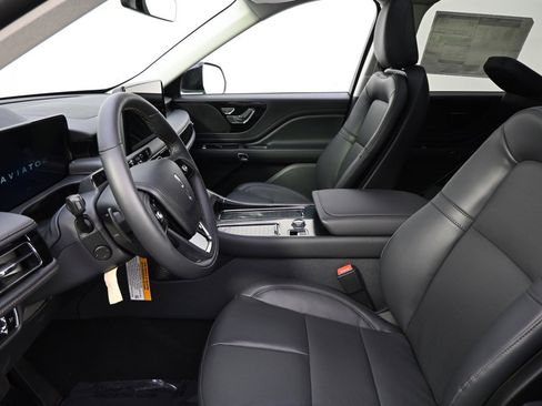 New 2026 Lincoln Aviator AWD image 13