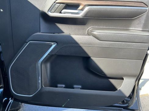 Used 2022 Chevrolet Silverado 1500 LT Trail Boss w/ Protection Package image 13