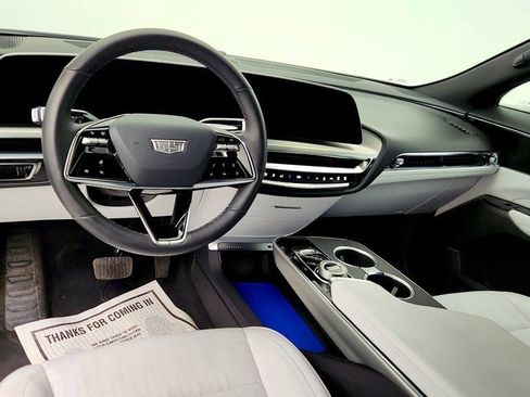 Used 2024 Cadillac Lyriq Luxury image 12