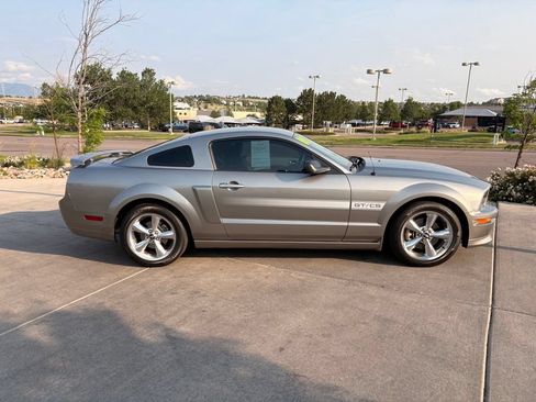 Used 2009 Ford Mustang GT RWD image 8