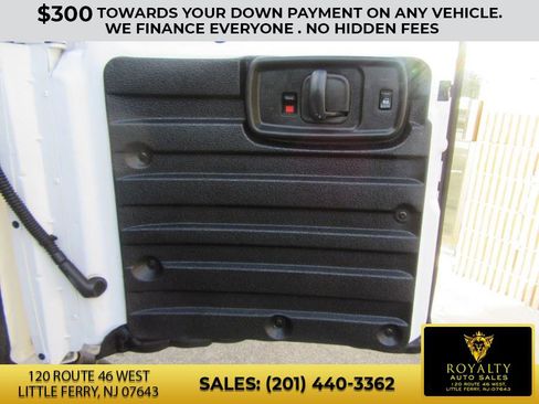 Used 2017 Chevrolet Express 2500 image 20