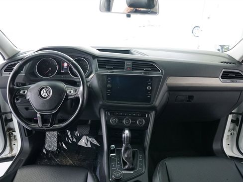 Used 2018 Volkswagen Tiguan SE image 13