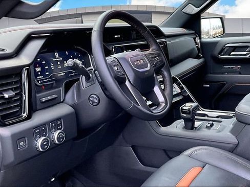 Used 2024 GMC Sierra 1500 AT4 w/ Technology Package image 10