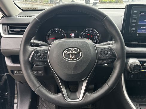 Used 2021 Toyota RAV4 XLE w/ Convenience Package AWD/4WD image 17