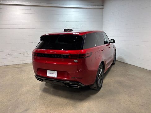 Used 2023 Land Rover Range Rover Sport SE Dynamic image 7