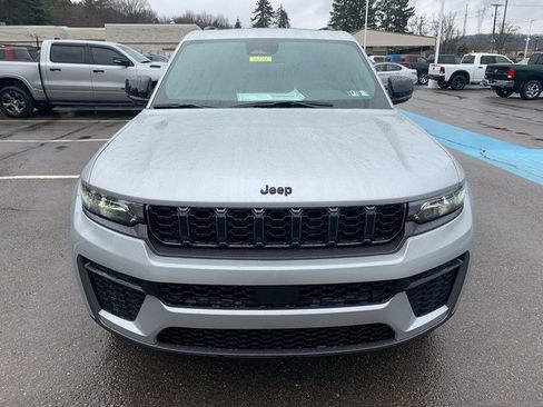 New 2026 Jeep Grand Cherokee Laredo image 10