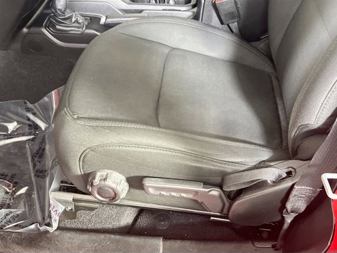 Used 2021 Jeep Wrangler Sport S image 18