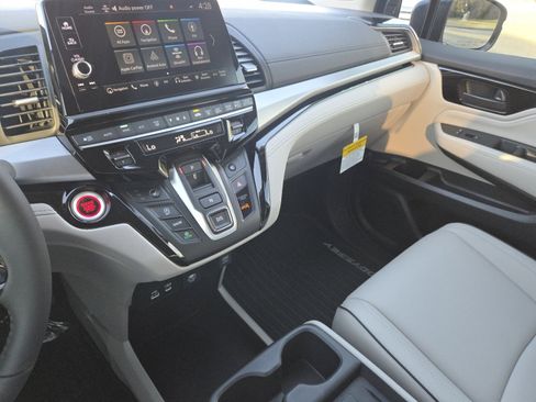 New 2026 Honda Odyssey Touring image 33
