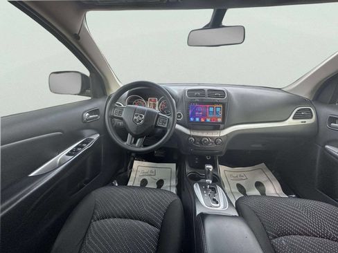 Used 2020 Dodge Journey SE w/ Blacktop Package image 19