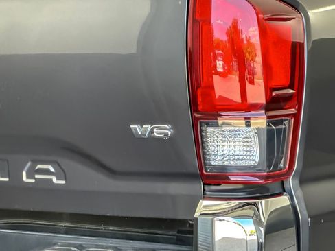 Used 2020 Toyota Tacoma SR5 RWD image 23
