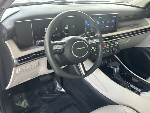 Used 2026 Hyundai Tucson SE FWD image 13
