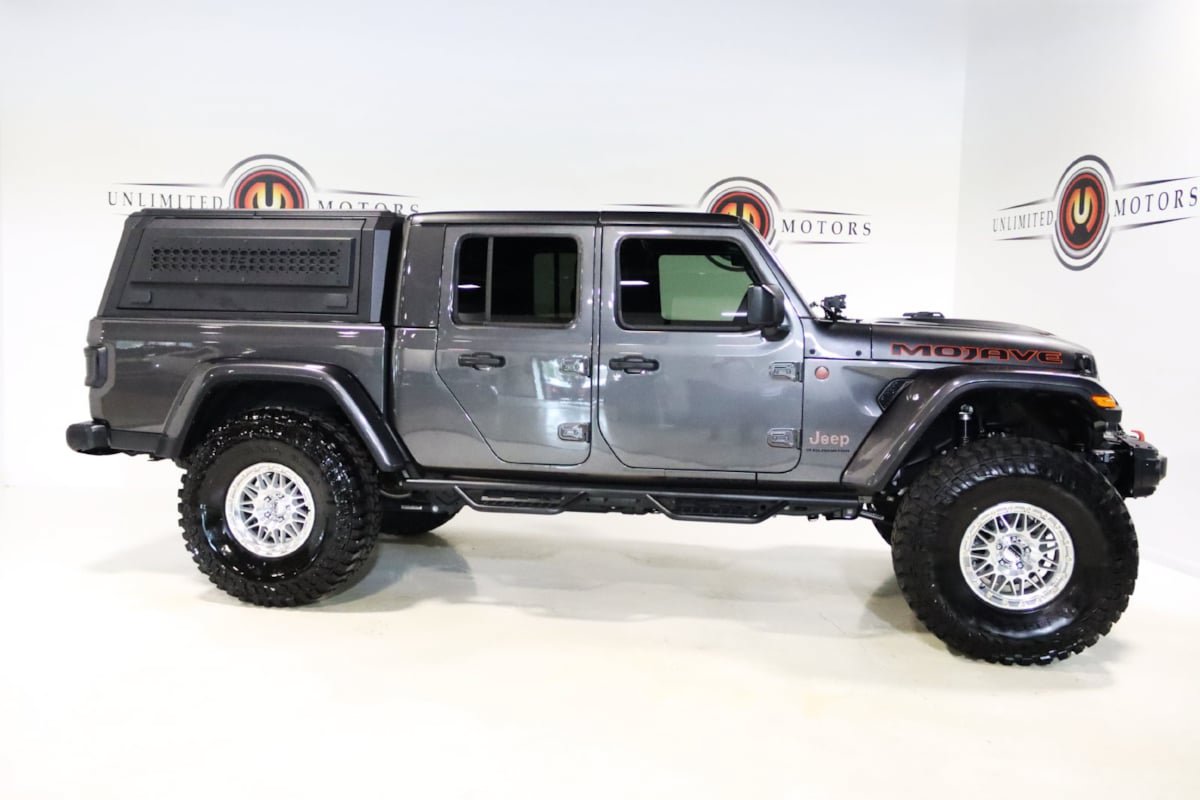 Used 2026 Jeep Gladiator Mojave AWD/4WD image 5