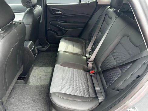 Used 2025 Chevrolet Trax LT w/ LT Convenience Package FWD image 24