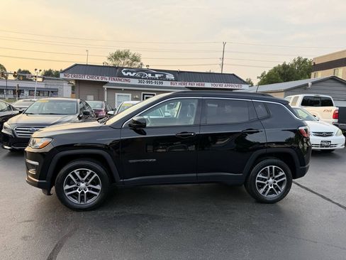 Used 2017 Jeep Compass Latitude w/ Popular Equipment Group AWD/4WD image 5