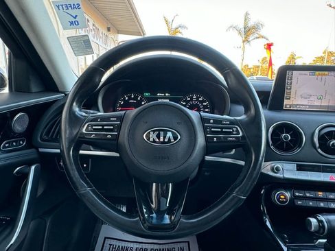 Used 2018 Kia Stinger Premium image 14