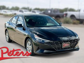 Used 2023 Hyundai Elantra SE image 1