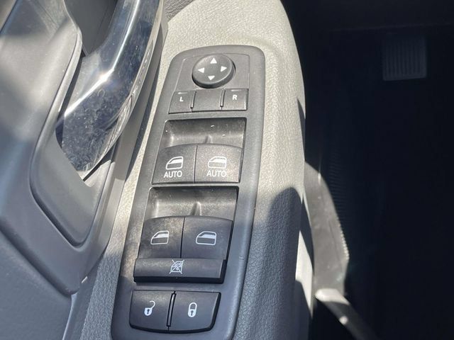 Used 2019 RAM 1500 Classic SLT AWD/4WD image 22