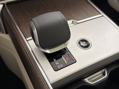 New 2025 Land Rover Range Rover SE image 16