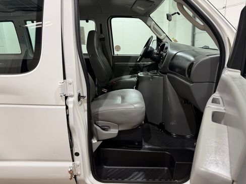 Used 2003 Ford E-150 and Econoline 150 RWD image 20