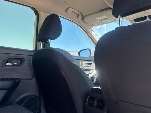 Used 2023 Nissan Rogue SV FWD image 29
