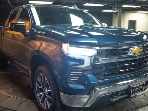 Used 2022 Chevrolet Silverado 1500 LT AWD/4WD image 5