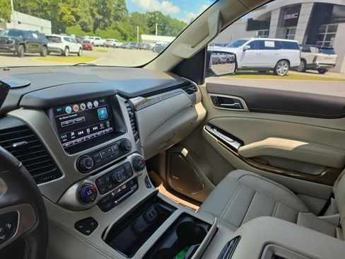 Used 2017 GMC Yukon XL Denali w/ Open Road Package AWD/4WD image 30